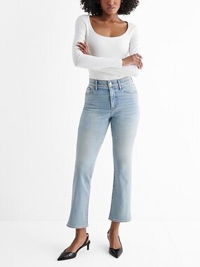 NWT Express Women's Light Wash High Waist Cropped Slit Hem Flare Jeans Sz 4 Tall